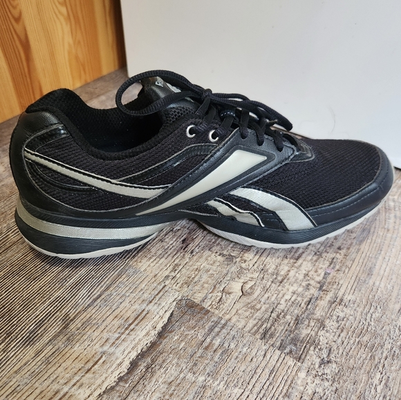 Reebok Womens Size 10 Athletic Sneakers Black Easytone Smooth fit - Picture 3 of 12